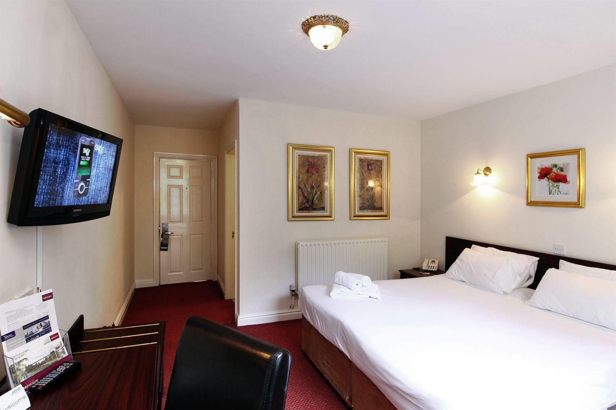 Stafford South Hatherton Hotel Penkridge Zewnętrze zdjęcie
